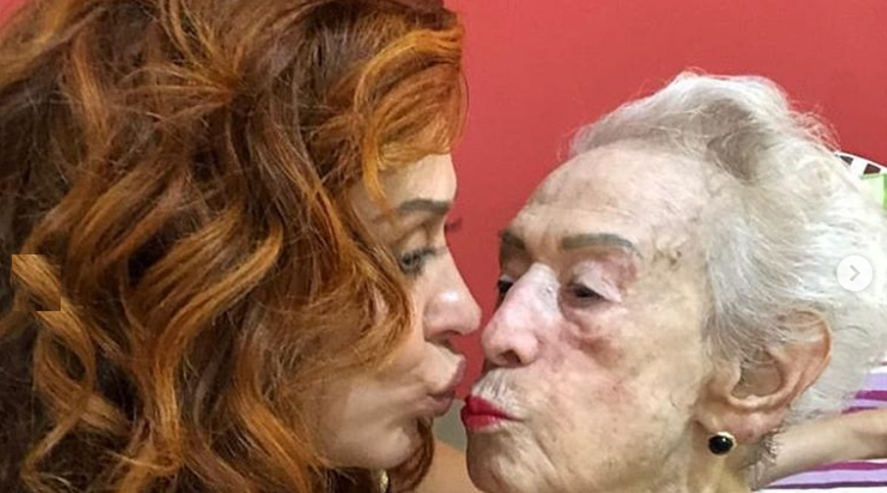 Claudia Raia perde a mãe com 95 anos e lamenta