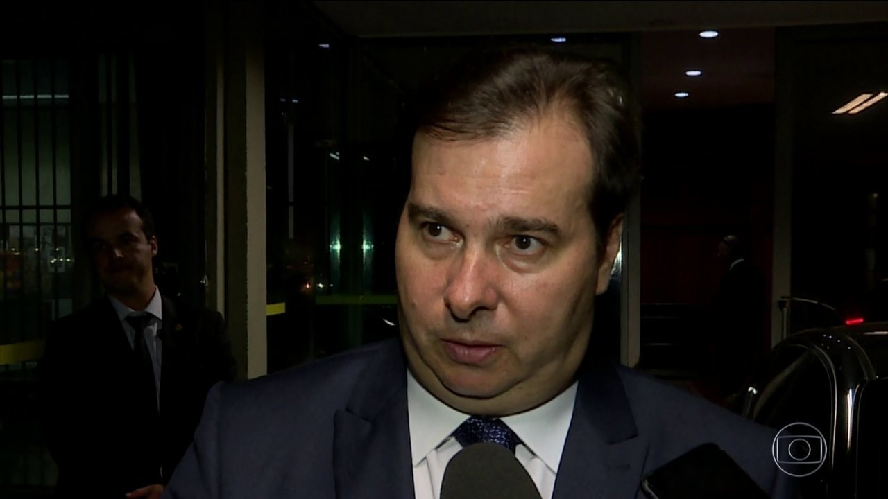 Rodrigo Maia se desentende com Sérgio Moro e diz que ele entende pouco de política