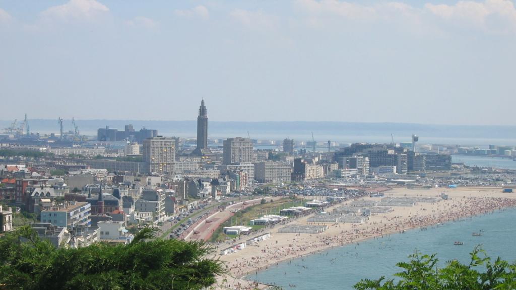 Démission du maire du Havre après la diffusion de photos pornographiques