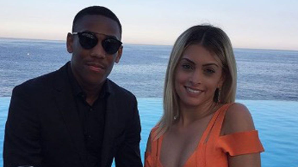En vacances à Dubaï, Anthony Martial et Mélanie Da Cruz sont la cibles des internautes