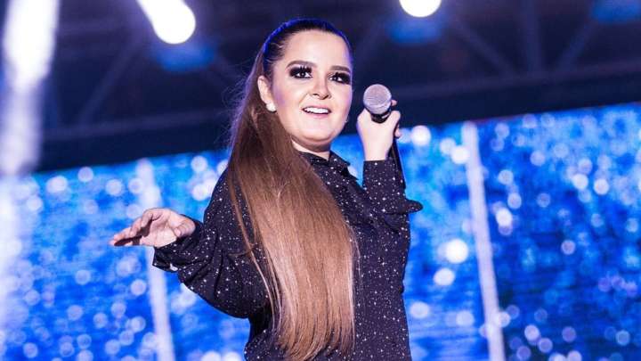 Maiara faz nova tatuagem após assumir namoro com Fernando