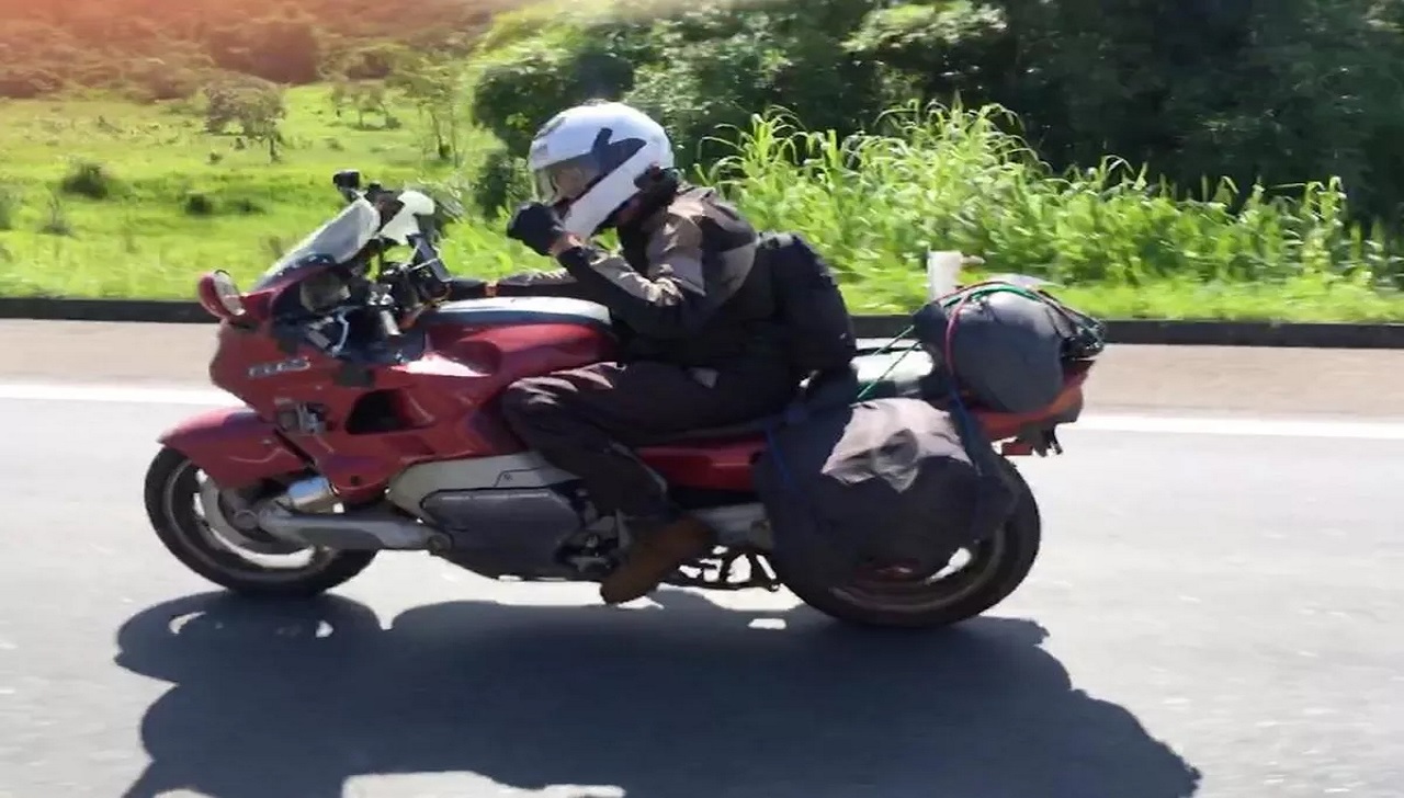 Ricardo Lyra, 64 anos, percorreu 18.400 quilômetros em uma moto