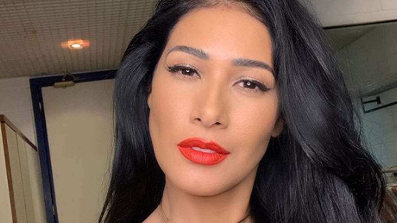 Simaria surge com o cabelo mais curto e deixa fãs com dúvida