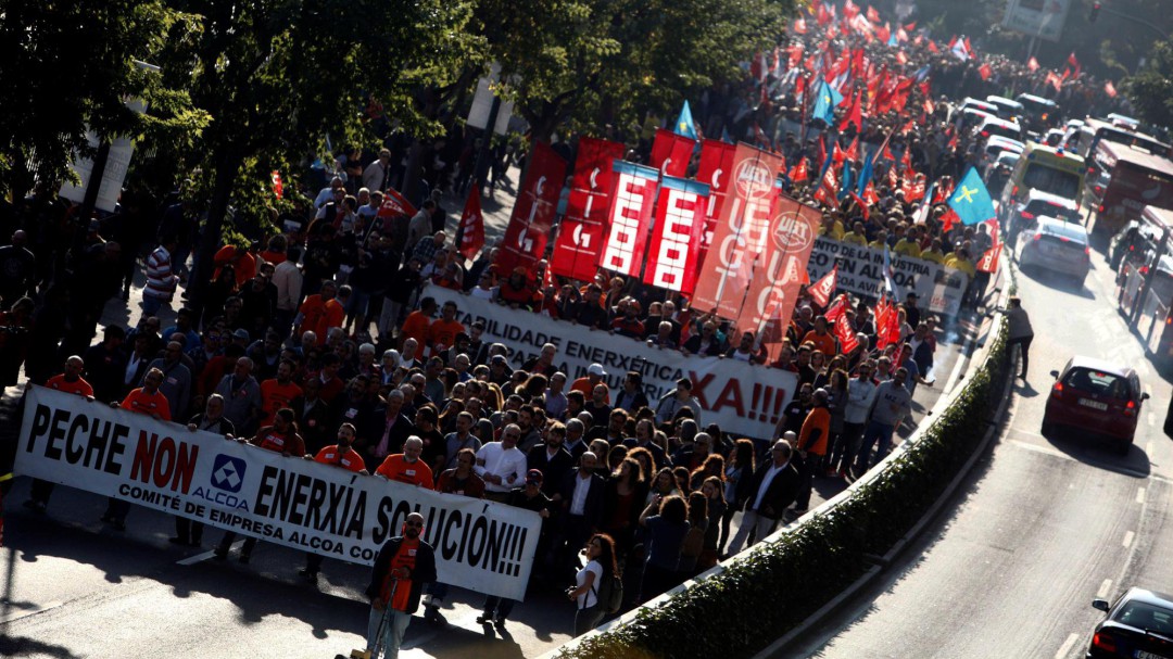 La Policía trata de parar la manifestación de los trabajadores de Alcoa en Madrid