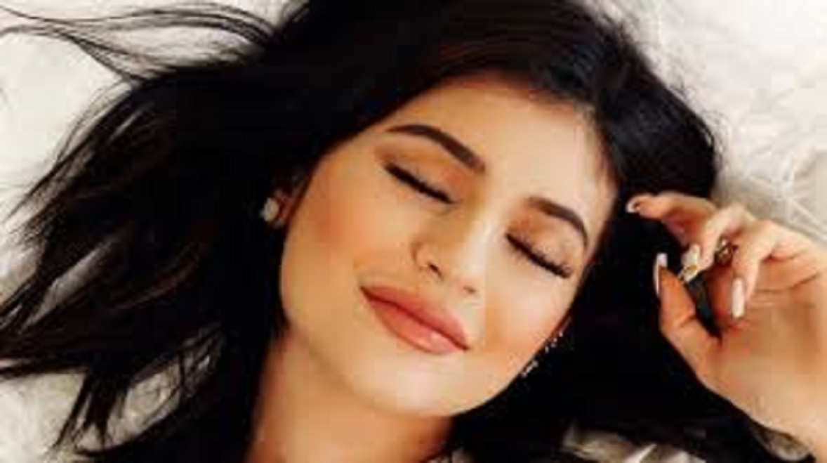 Kylie Jenner sème le doute sur une possible grossesse