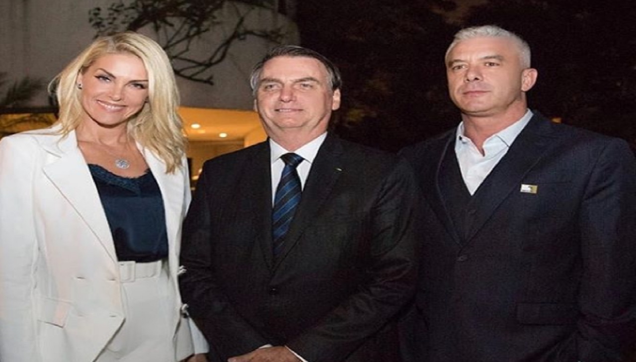 Apresentadora Ana Hickmann posta foto com Bolsonaro