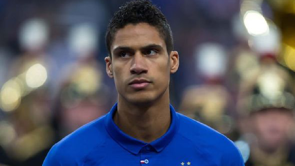 El Manchester United podría estar dispuesto a echar el resto por Varane