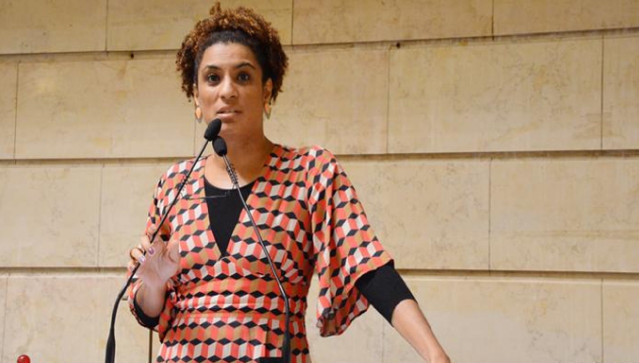 Conselho de Paris vota a favor de homenagem a Marielle Franco