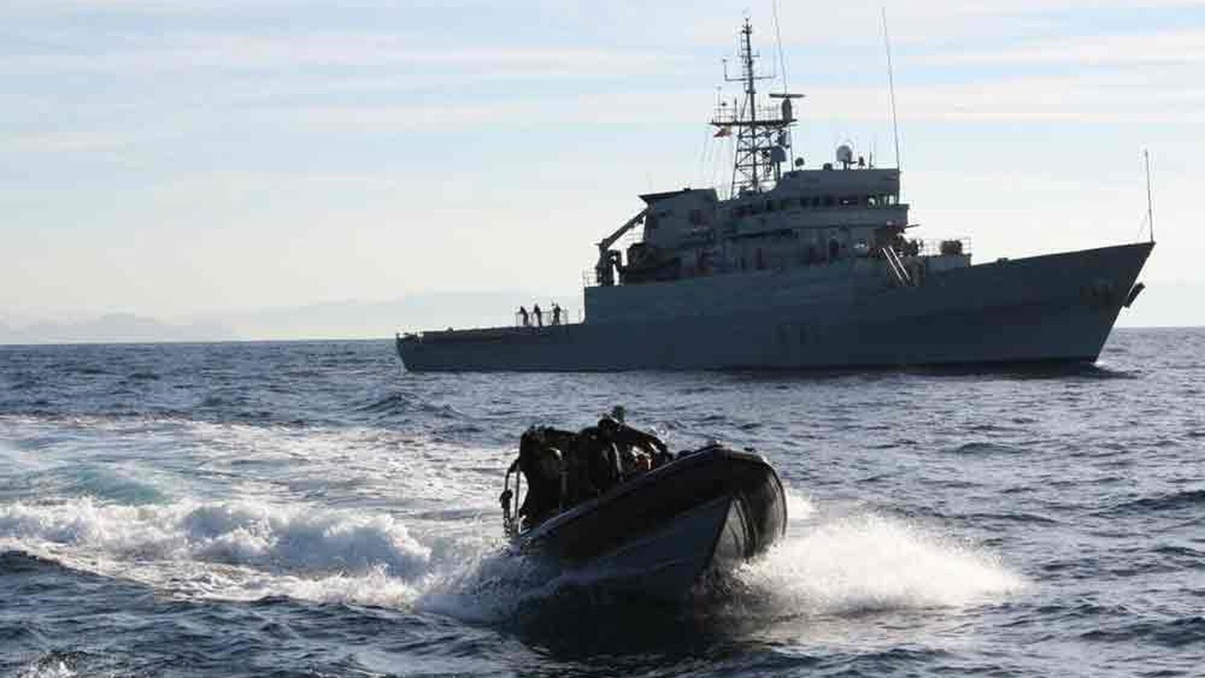 El patrullero Serviola libera un mercante nigeriano capturado por piratas