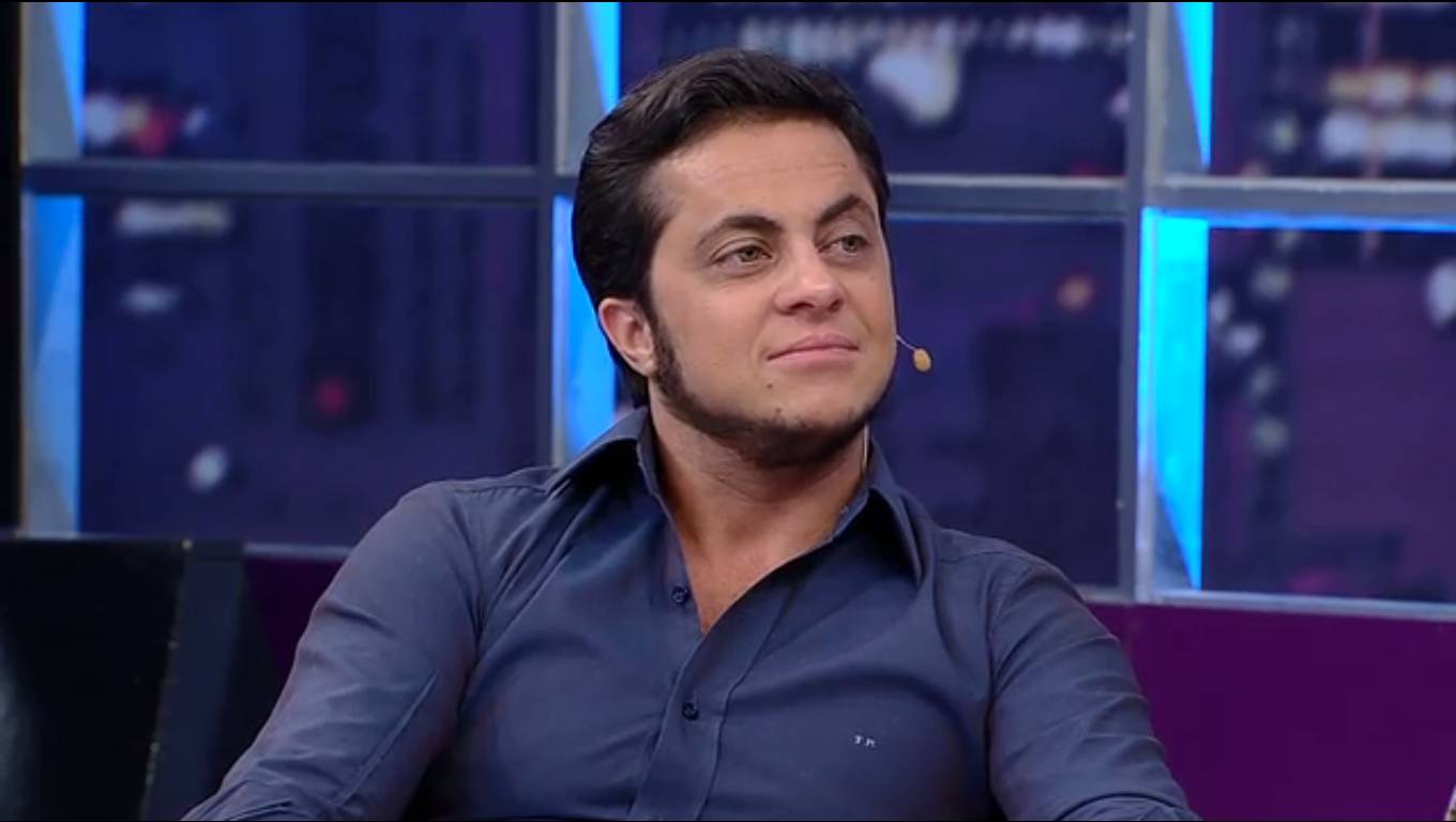 Thammy Miranda parte para os EUA s e causa alvoroço com revelação de paternidade