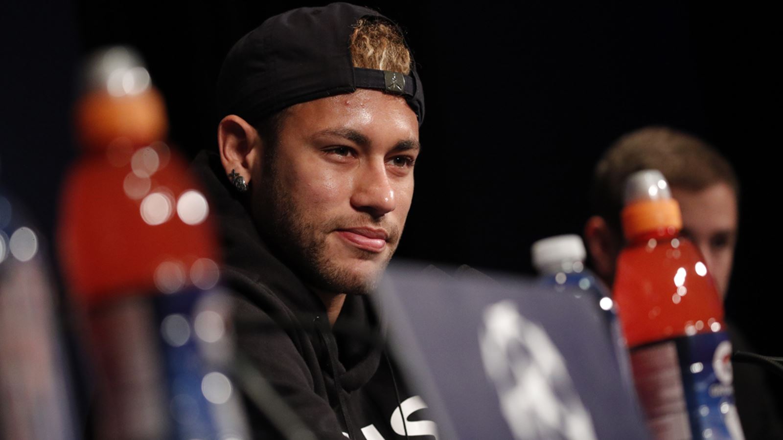 Neymar compartilha momento de diversão com o filho