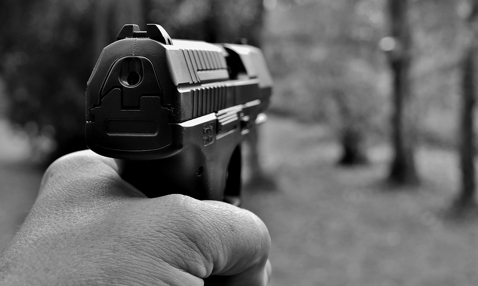 Duas pessoas são executadas a tiros em bairro de Porto Alegre