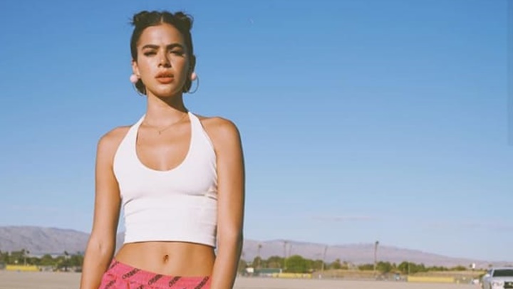 Bruna Marquezine usa acessório em festival Coachella e é atacada na internet
