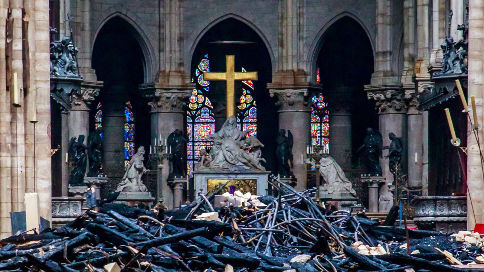 Se critican las donaciones para restaurar Notre Dame comparándola con otras tragedias