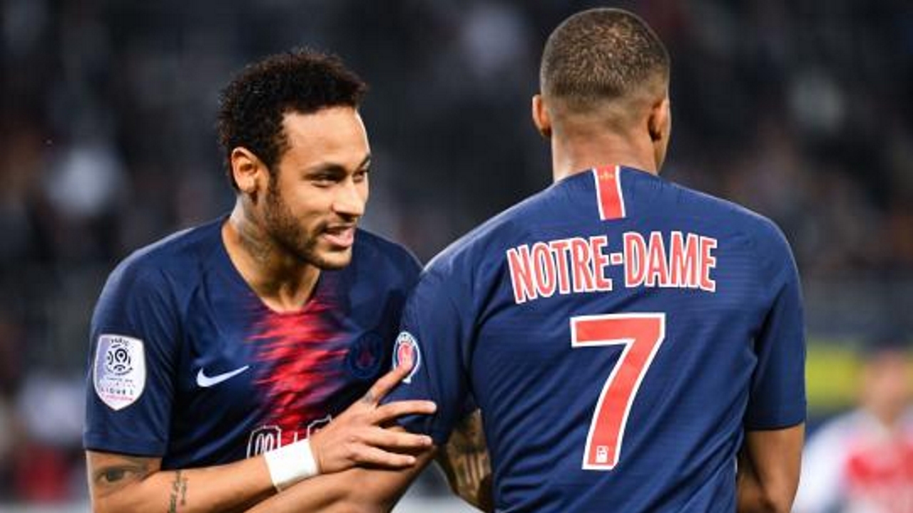 33e journée de Ligue 1 : Paris s'impose face à Monaco et confirme son titre de champion