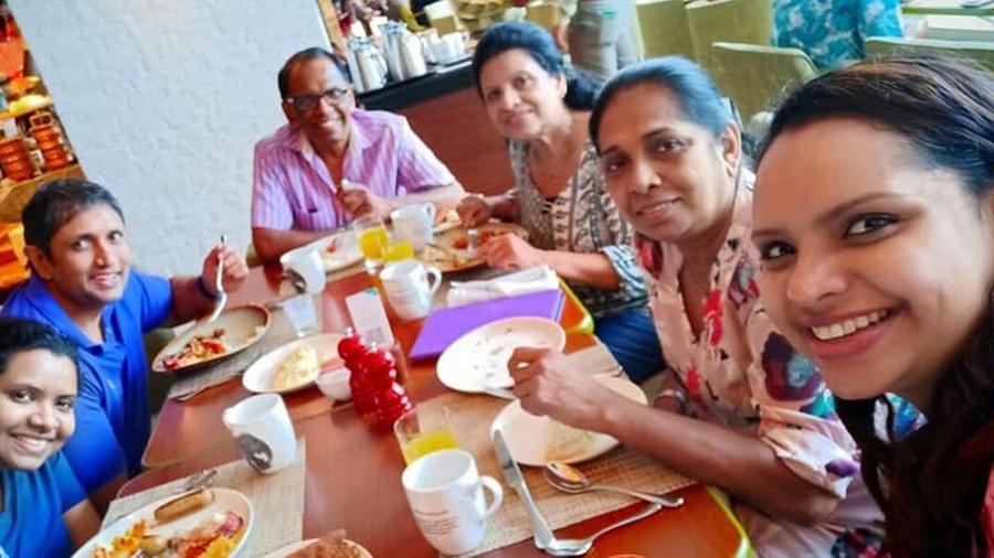 Filha posta foto de chef famosa do Sri Lanka pouco antes de morrer em ataque