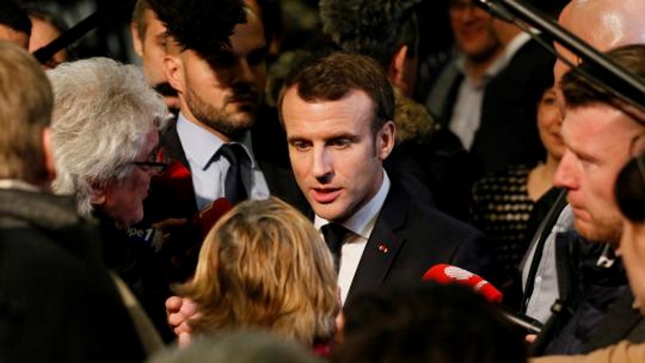 Grand débat : Emmanuel Macron sous pression face aux questions autour du temps du travail