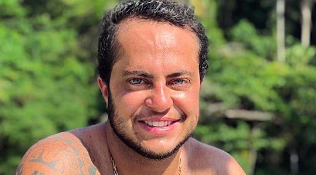 Thammy exibe peito peludo e ganha elogios nas redes sociais