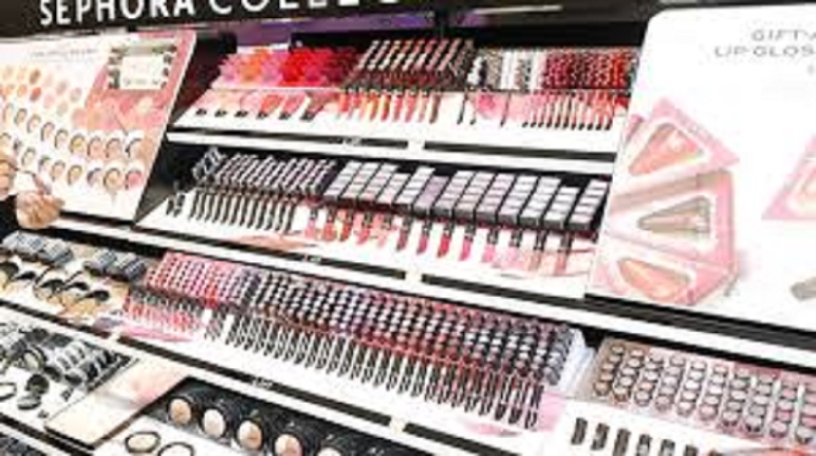 Sephora et Moschino : se maquiller avec des fournitures scolaires