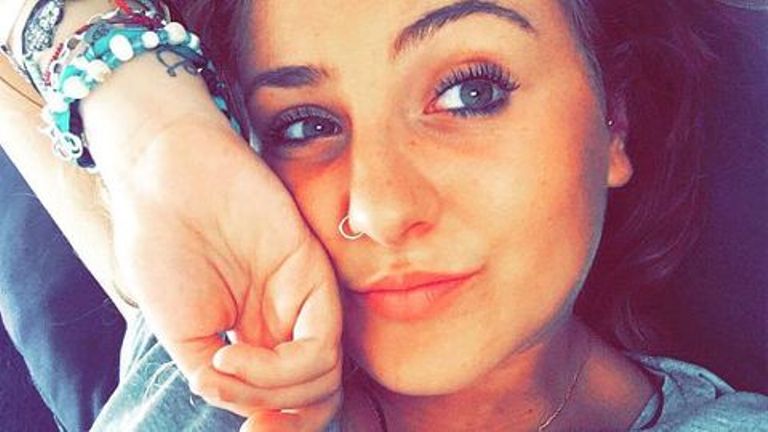 La hija de Antonio David le manda una indirecta a su madre en la felicitación a su padre