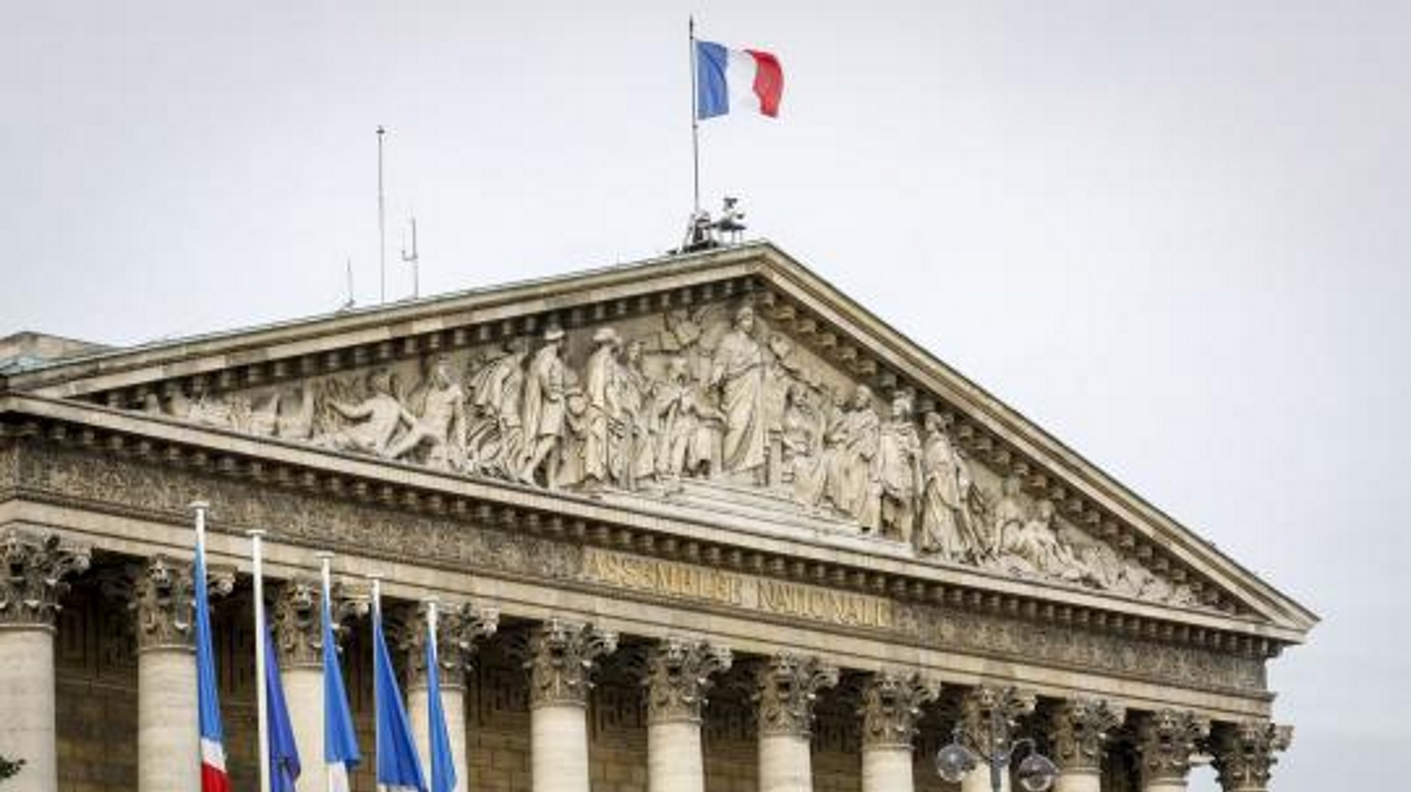 Macron : projection sur l'Assemblée à 20% de proportionnelle et moins 30% de députés