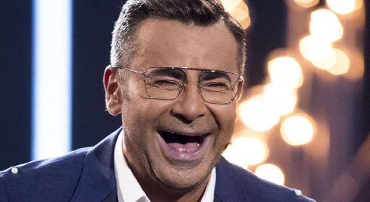 Jorge Javier Vázquez imita a Albert Rivera durante el estreno de Supervivientes 2019