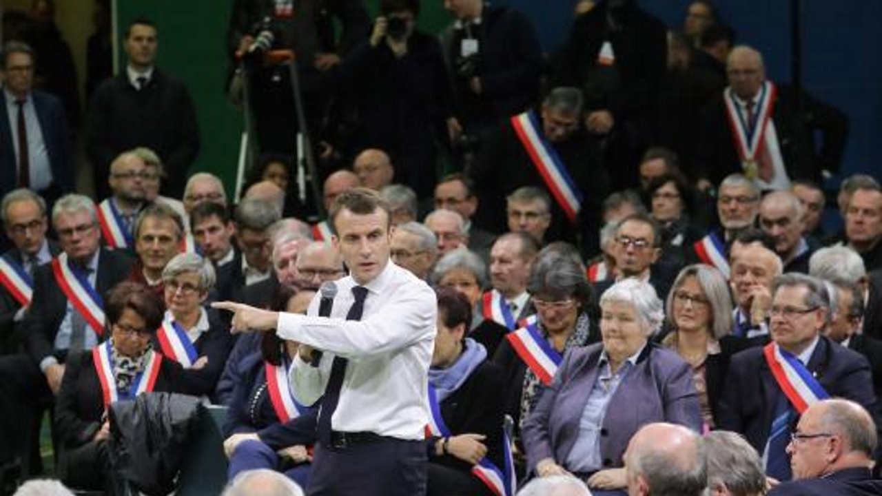 L'opposition critique Emmanuel Macron sur sa sortie du Grand débat national