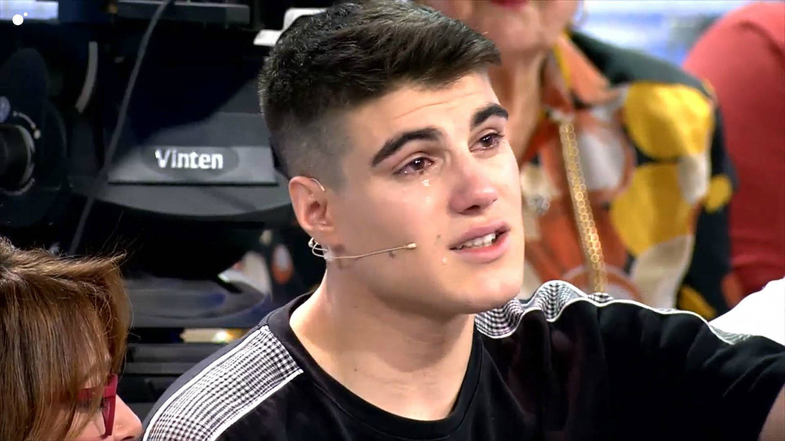 Julen rompe a llorar al ver el acercamiento de Violeta con Fabio en Supervivientes