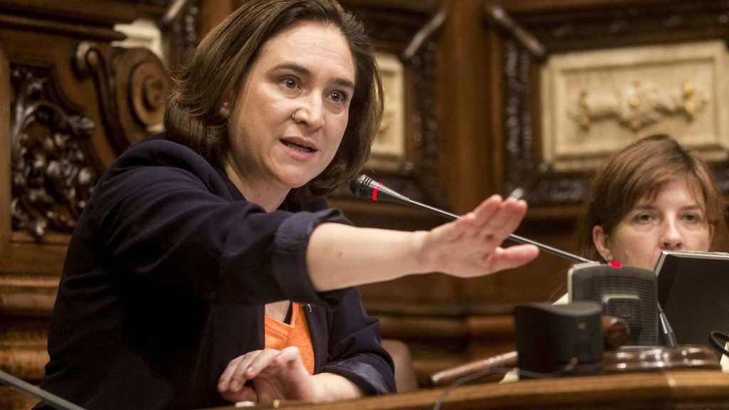 Las encuestas dicen que la lucha entre PSOE y Colau decidirá el Ayuntamiento de Barcelona