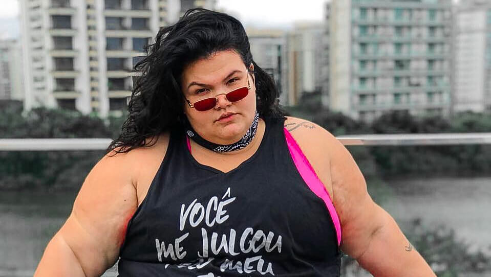 Thais Carla sofre acidente, torce o pé e desabafa nas redes sociais