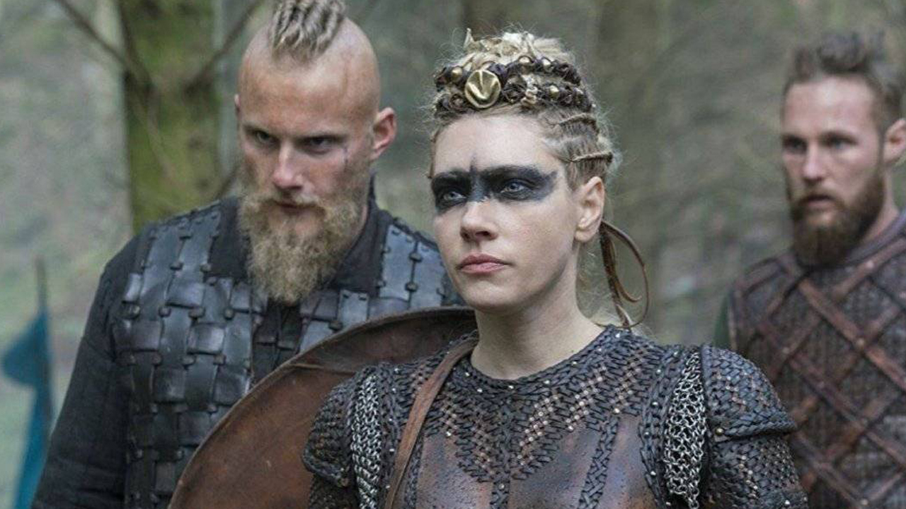Bjorn aparece com novo visual em foto da sexta temporada de 'Vikings'