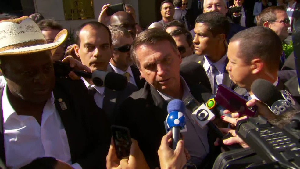 Bolsonaro ataca Lula e diz que querem que ele sofra um impeachment