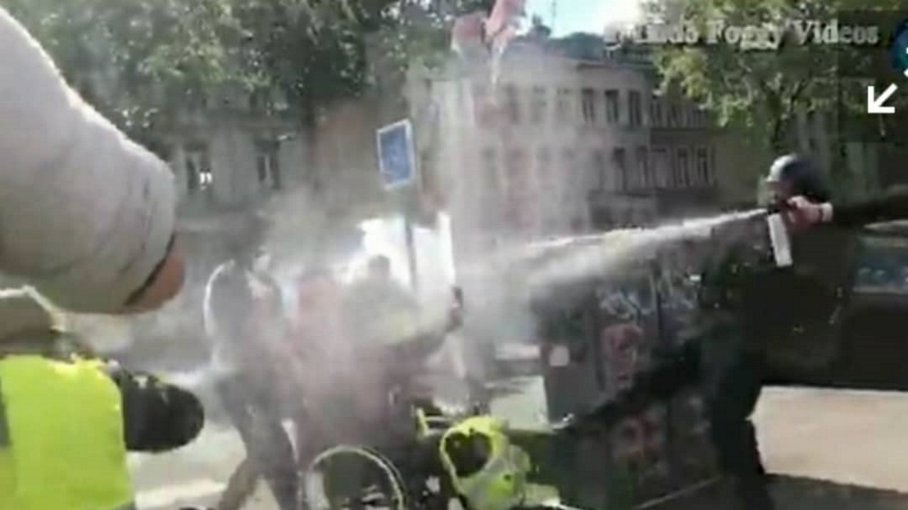 Gilets jaunes : aspergés de lacrymo lors de l'acte 26, deux handicapés témoignent