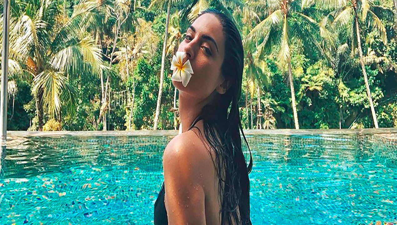 Ana Brenda tira férias na Indonésia