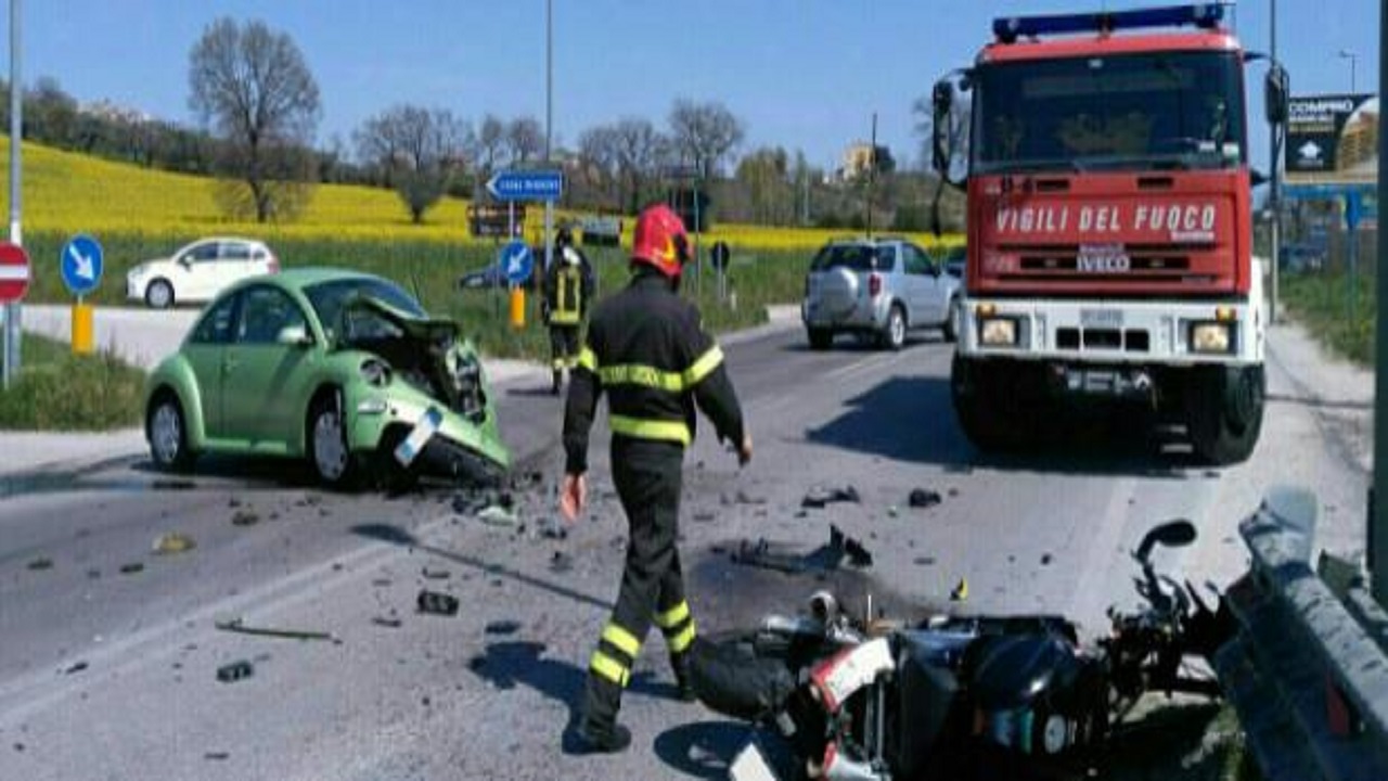 Cosenza: Coppia Ha Incidente In Moto, Lei Muore E Lui è Molto Grave