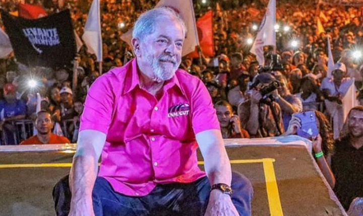 Ex-ministro diz que Lula está apaixonado e irá se casar após deixar a prisão