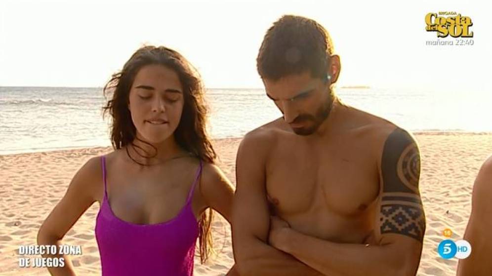 La peineta en directo a Jordi González, hace que las redes pidan la expulsión de Violeta