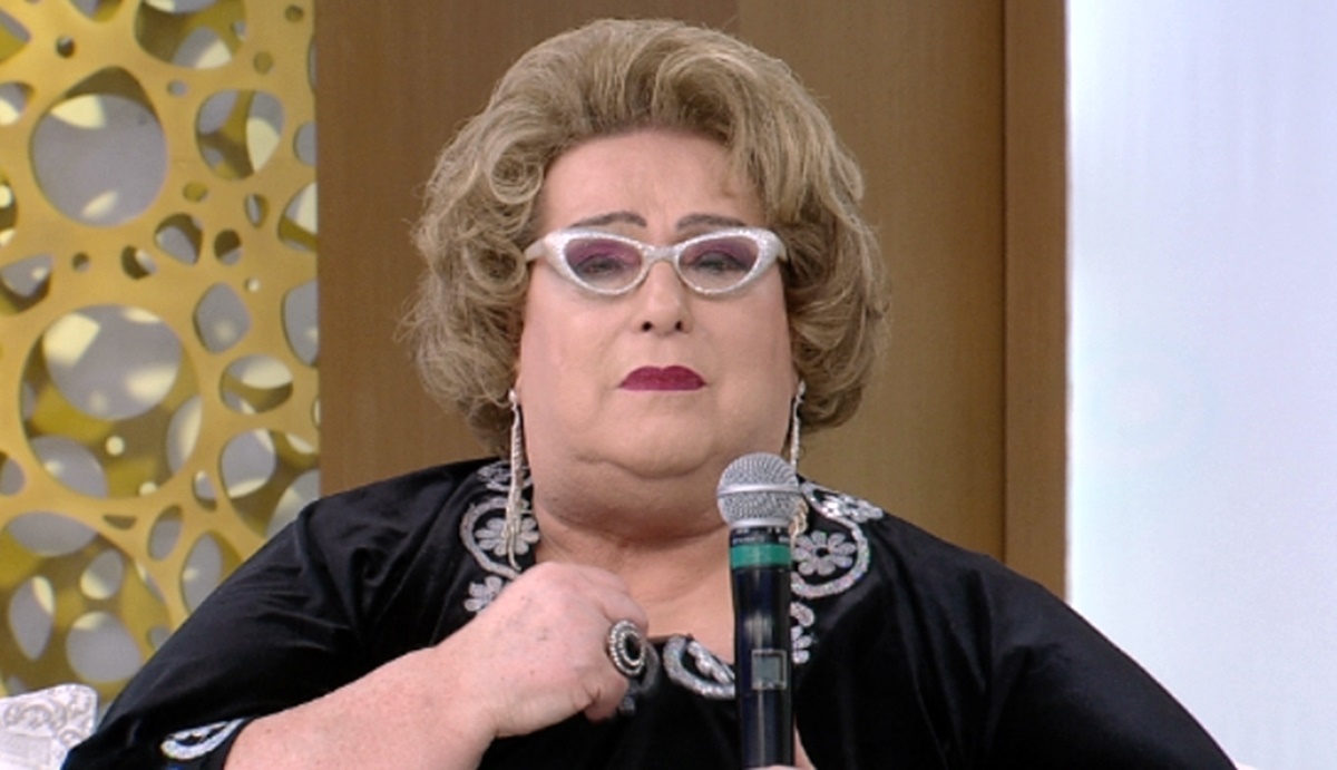 Mamma Bruschetta é levada ao hospital após crise de erisipela