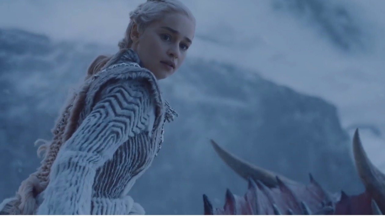 Game Of Thrones comete nova gafe e esquece garrafa de água em cena