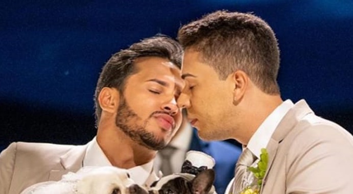'apenas nosso', diz Carlinhos Maia revelando o motivo de não beijar marido em casamento