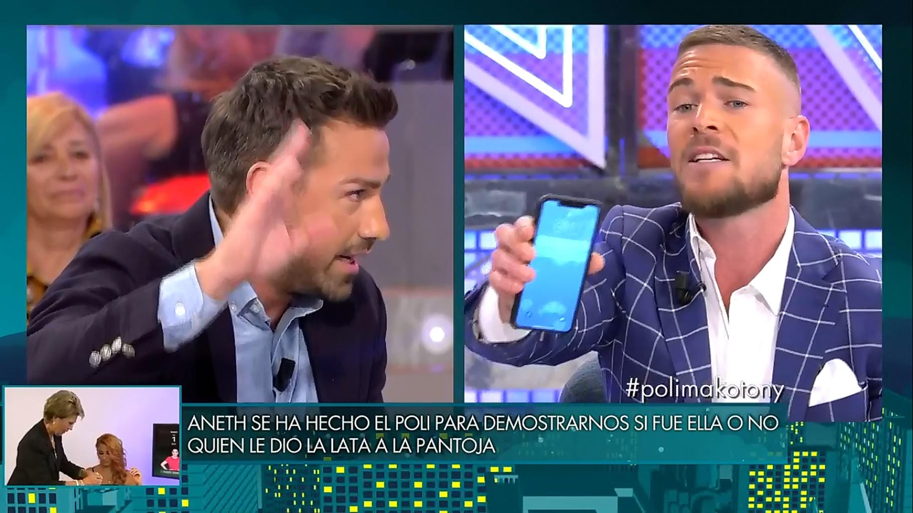 Según Tony Spina, Rafa Mora podría haber sido desleal a su novia en varias ocasiones
