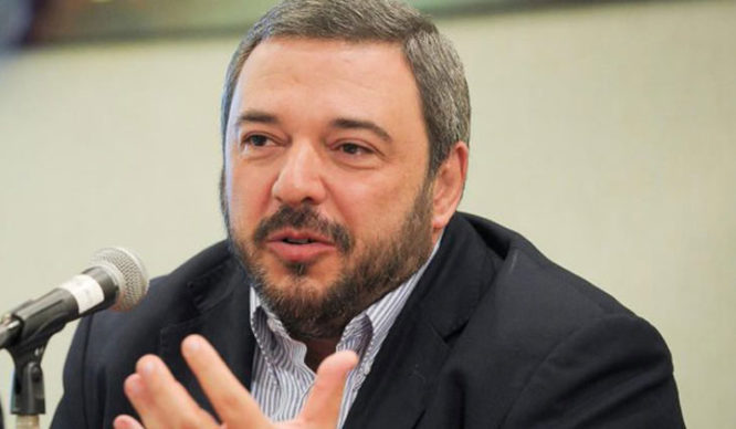 Entrevista al economista Mario Bergara: "La renovación arranca en la visión del mundo"