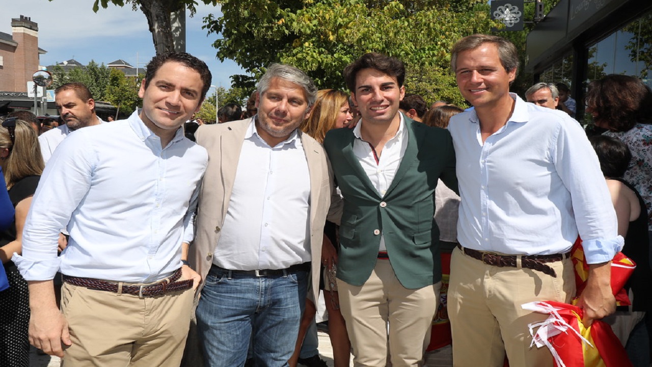 El PP plantea negociar los pactos en una mesa a tres con Ciudadanos y Vox