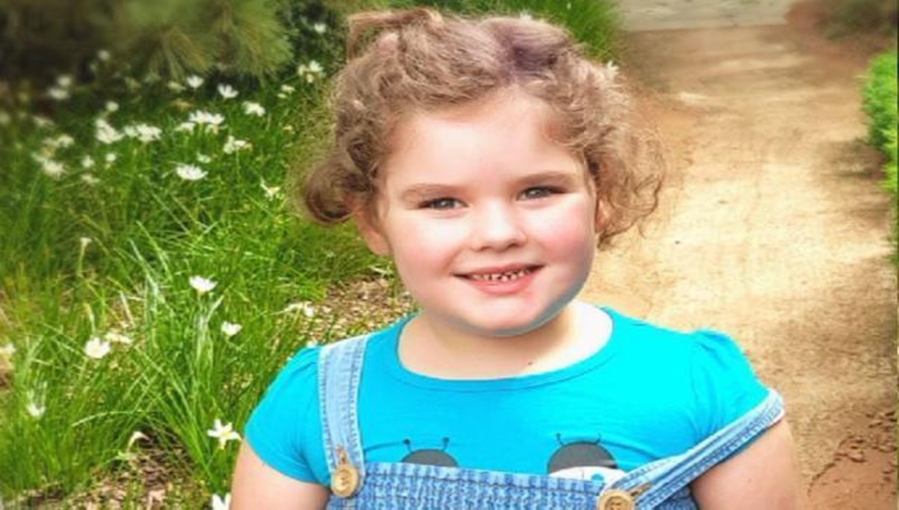Emily menstruou aos 4 anos e aos 7 já está na menopausa