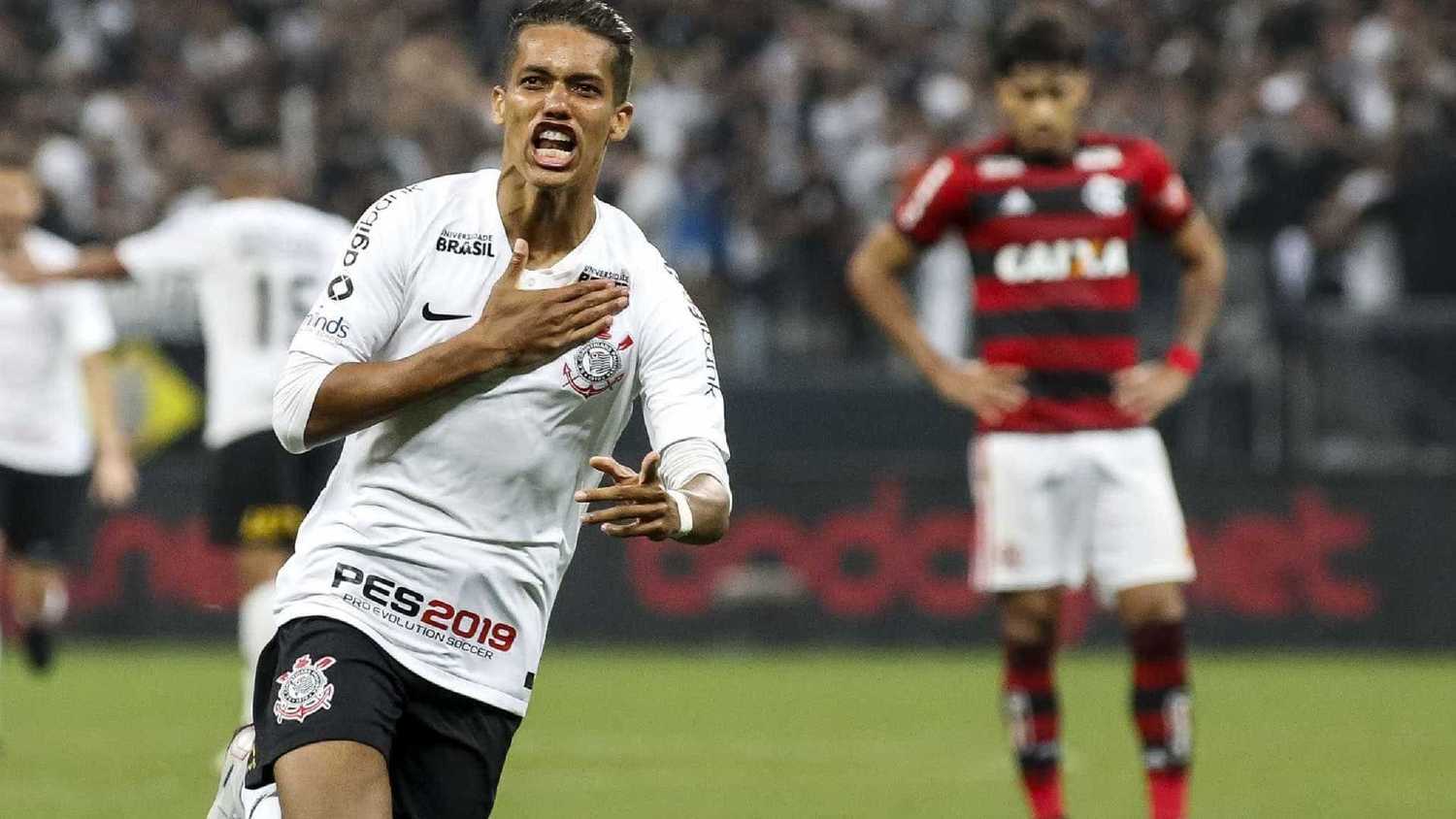 Carille aprova estreia de Bruno Méndez como titular no Corinthians