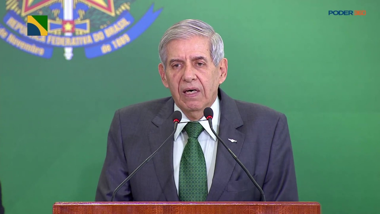 Augusto Heleno rebate acusações de Lula contra Bolsonaro: 'câncer dele foi mentira?'