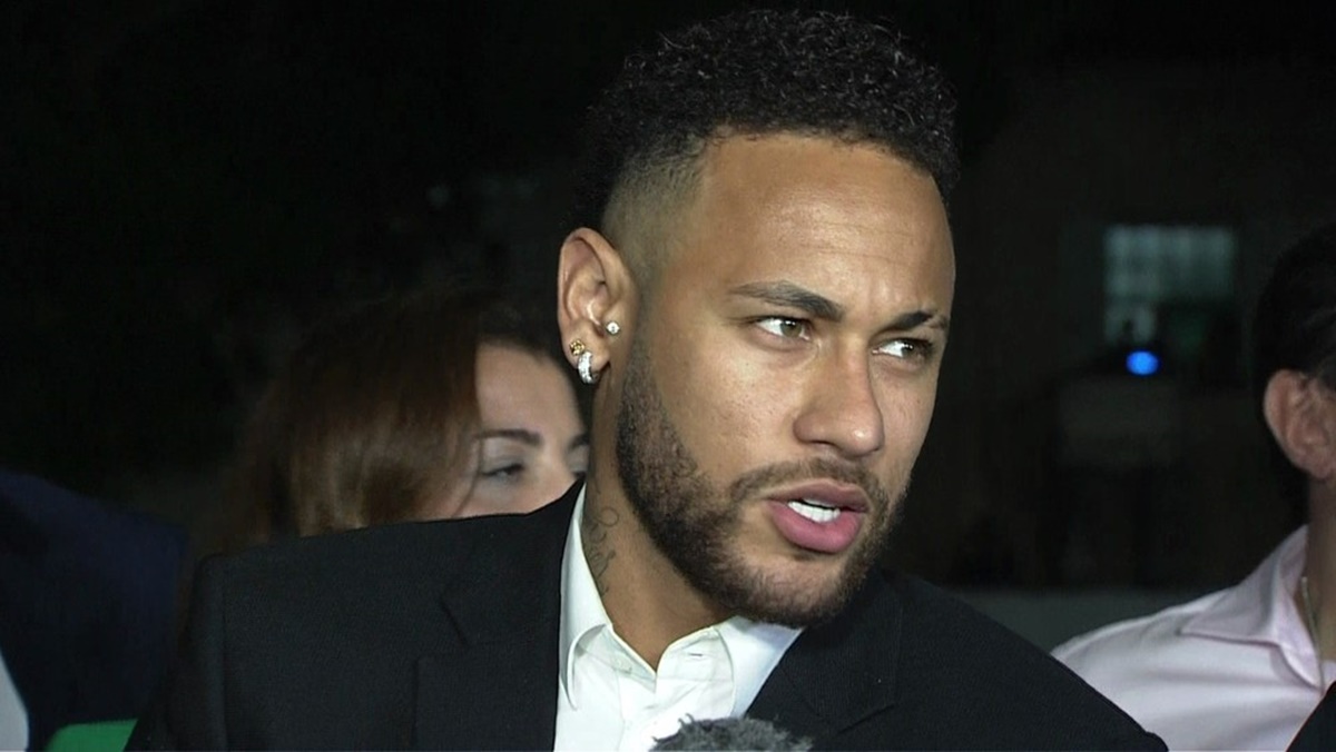 Neymar conta em depoimento que Najila dizia que o amava e que queria casar com ele