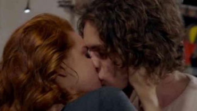 Un posto al sole, spoiler: Anita sedurrà Vittorio
