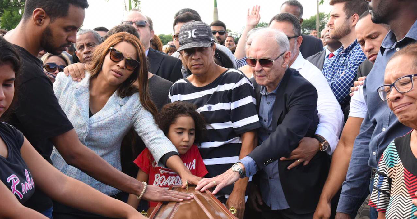 Suspeito, filho biológico da deputada Flordelis é preso durante o enterro do pai