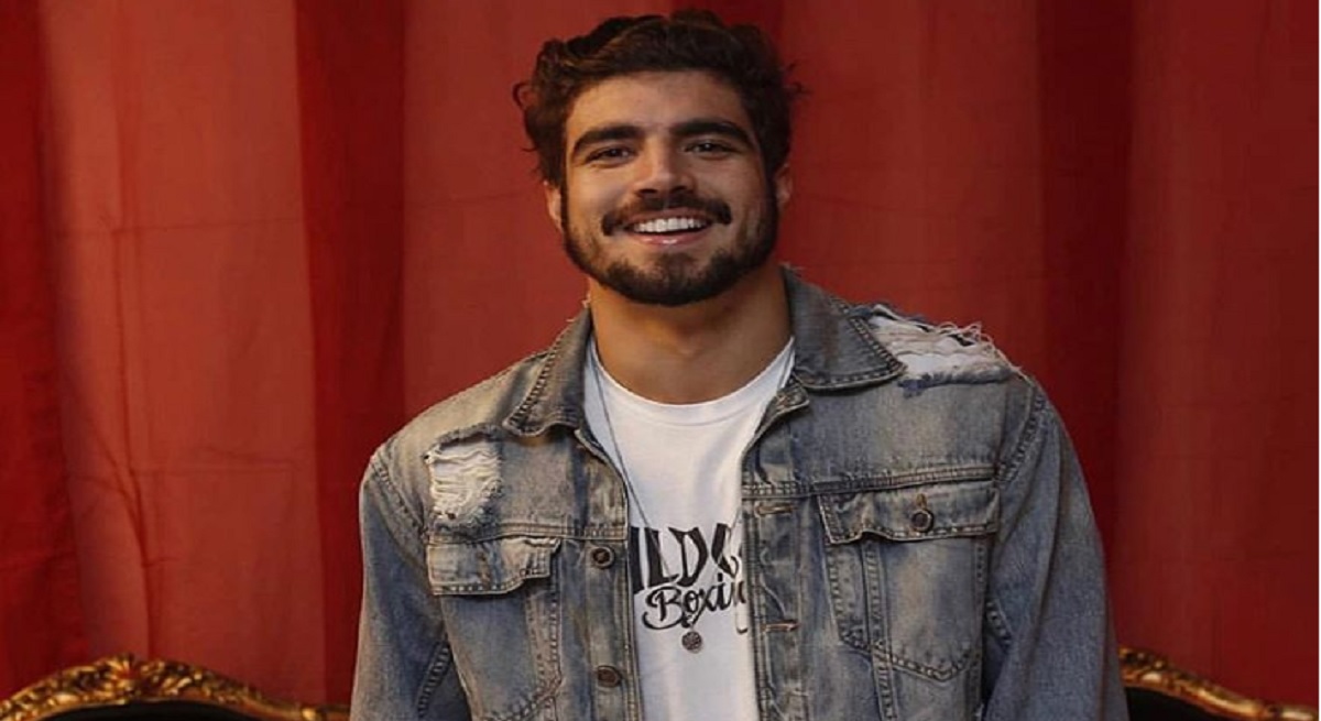 'Tem que ter um propósito', afirma ator Caio Castro sobre beijo gay em novela
